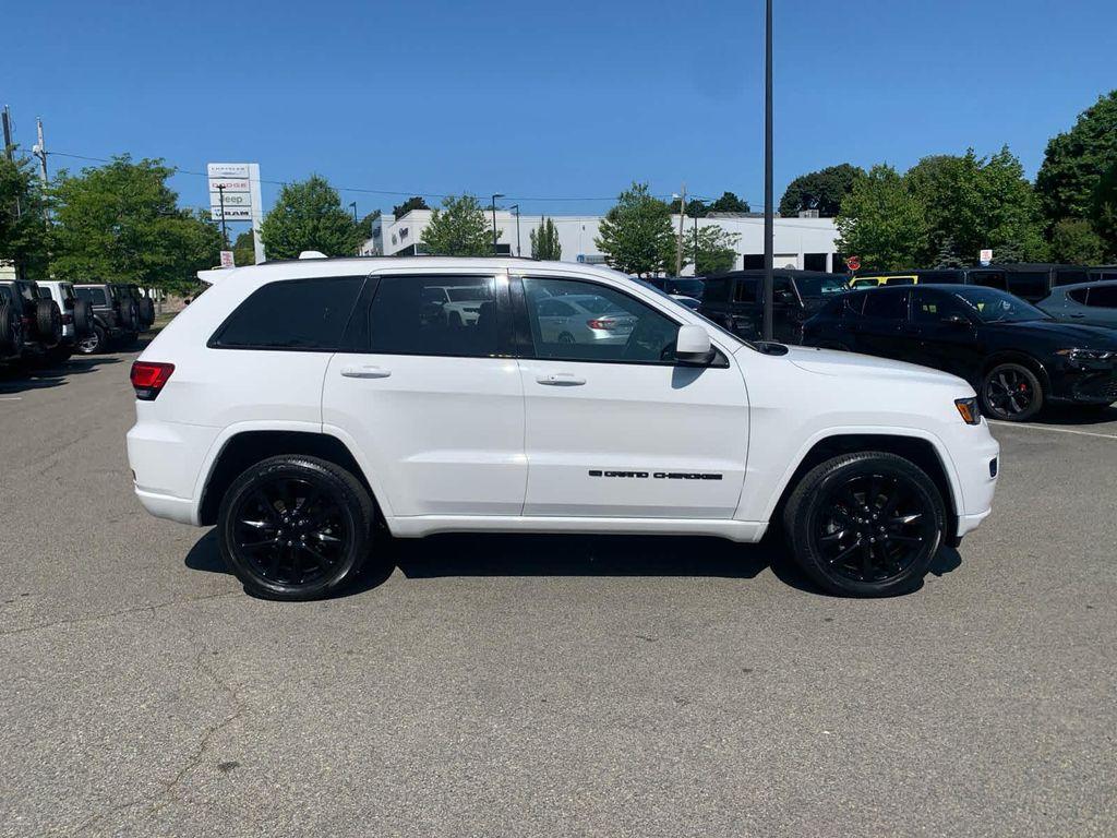 used 2022 Jeep Grand Cherokee car, priced at $27,400