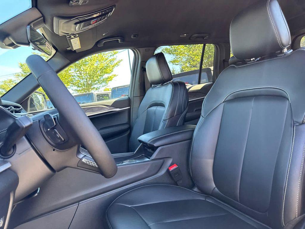 new 2025 Jeep Grand Cherokee car, priced at $45,485