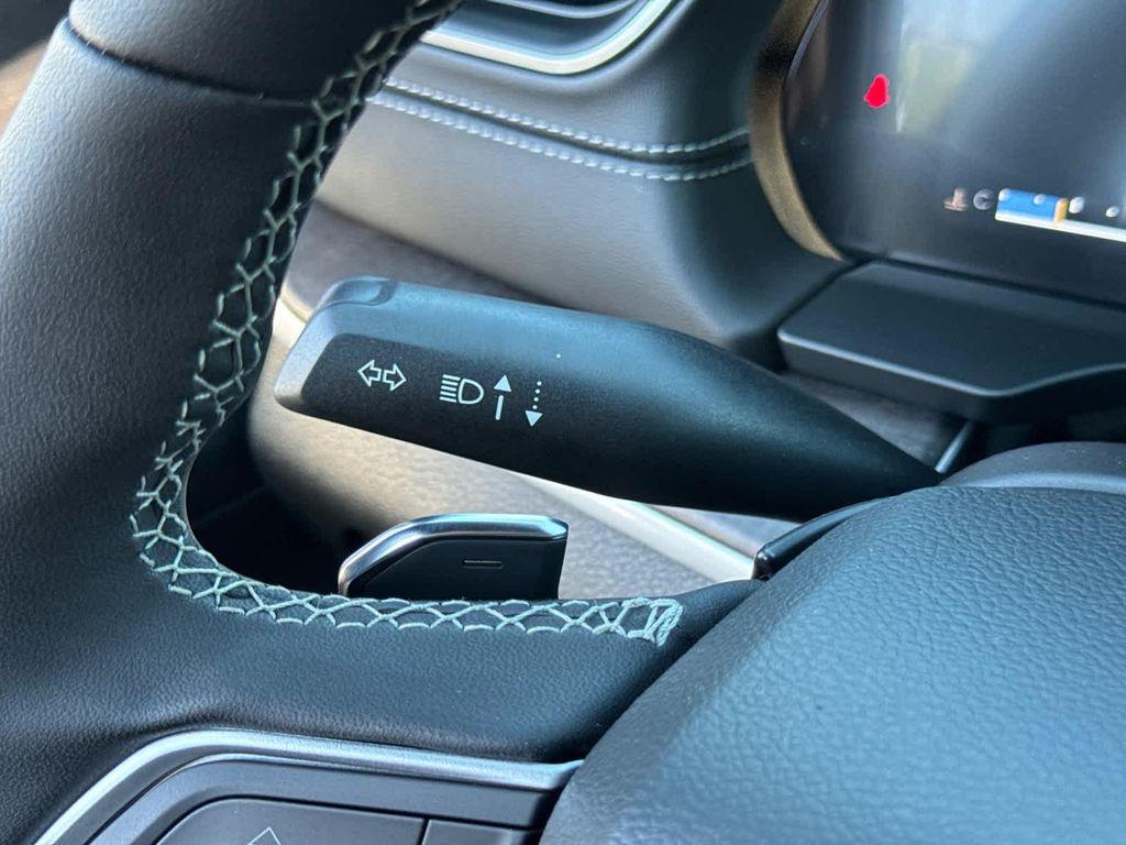 new 2025 Jeep Grand Cherokee car, priced at $45,485