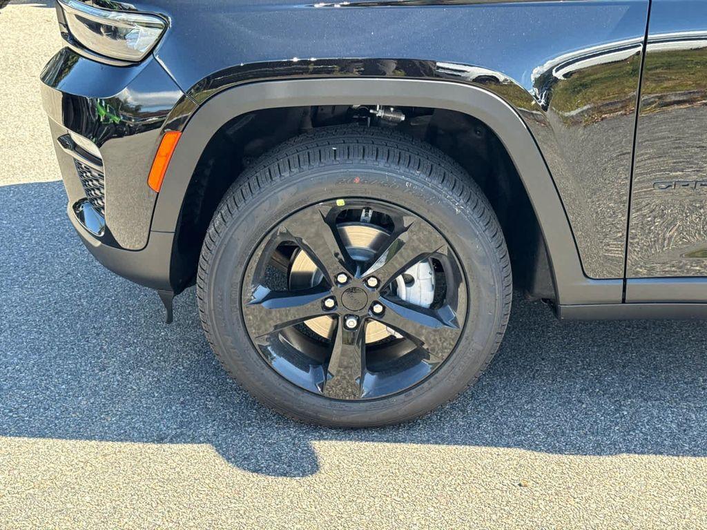 new 2025 Jeep Grand Cherokee car, priced at $45,485