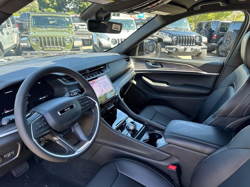 new 2025 Jeep Grand Cherokee car, priced at $45,485