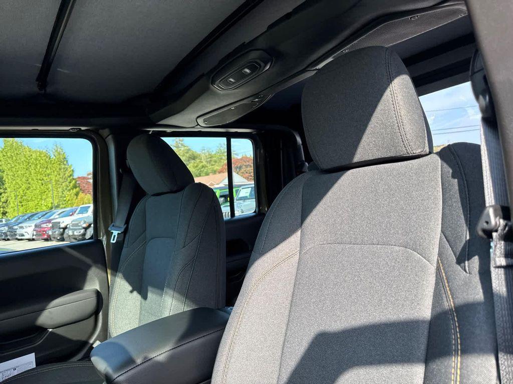 new 2025 Jeep Gladiator car, priced at $38,744