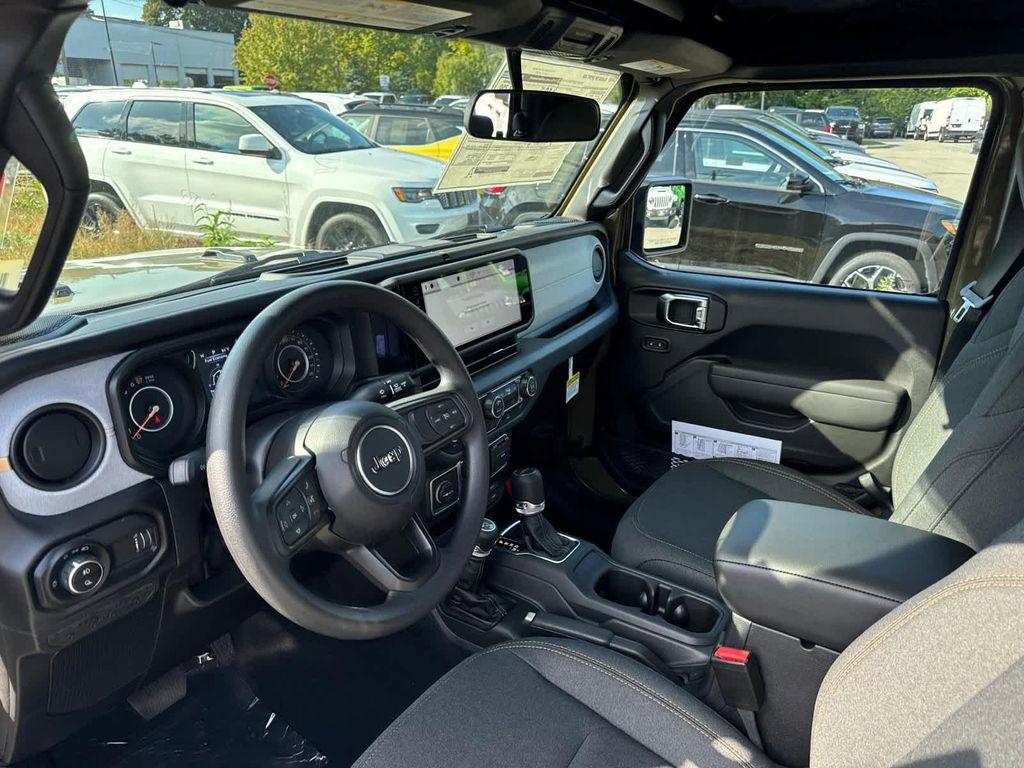 new 2025 Jeep Gladiator car, priced at $38,744