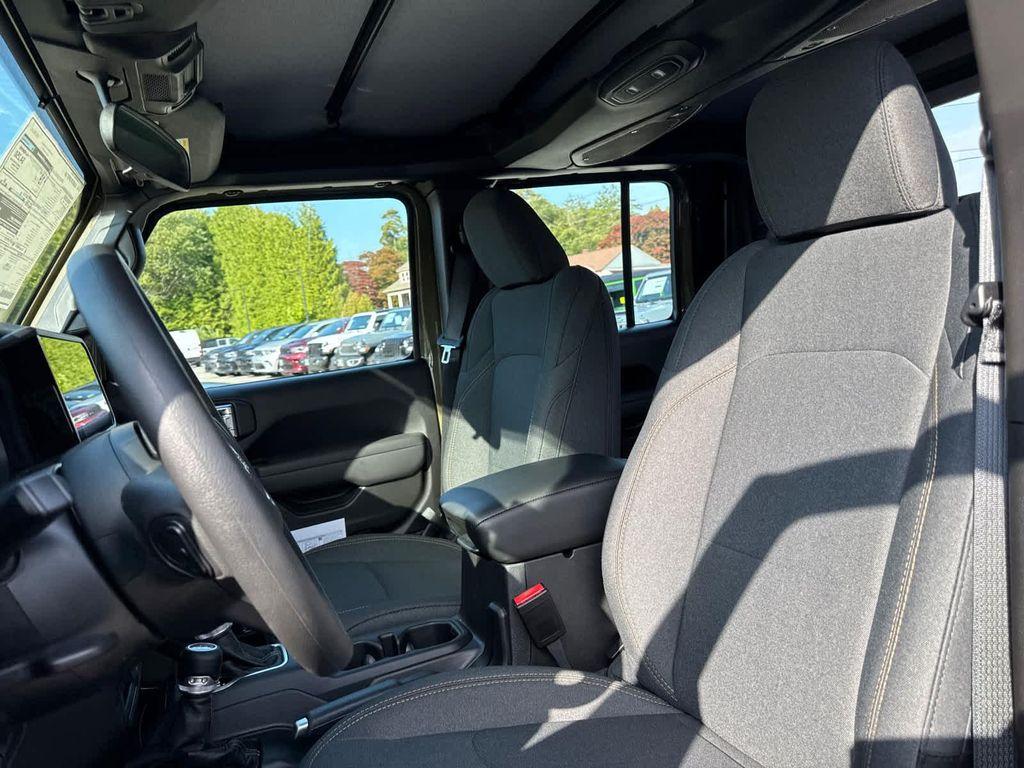 new 2025 Jeep Gladiator car, priced at $38,744