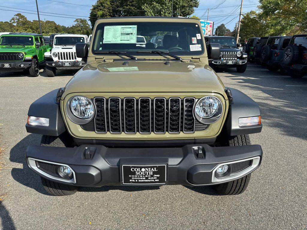 new 2025 Jeep Gladiator car, priced at $38,744