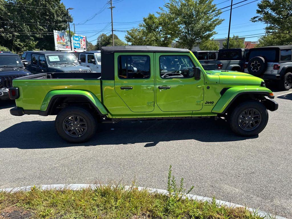 new 2025 Jeep Gladiator car, priced at $42,648