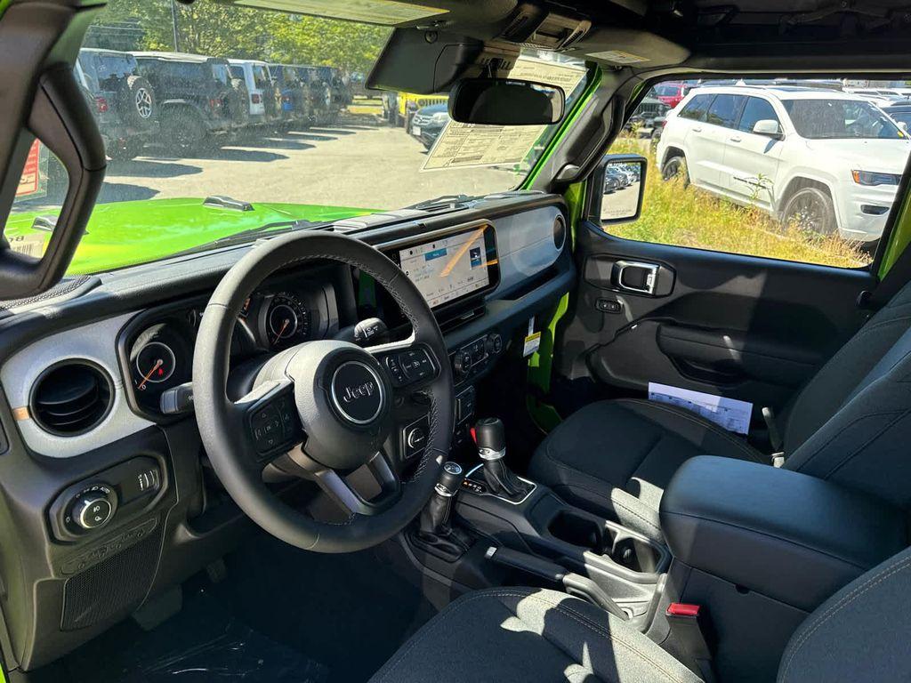 new 2025 Jeep Gladiator car, priced at $42,648
