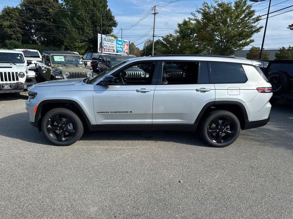 new 2025 Jeep Grand Cherokee L car, priced at $52,905