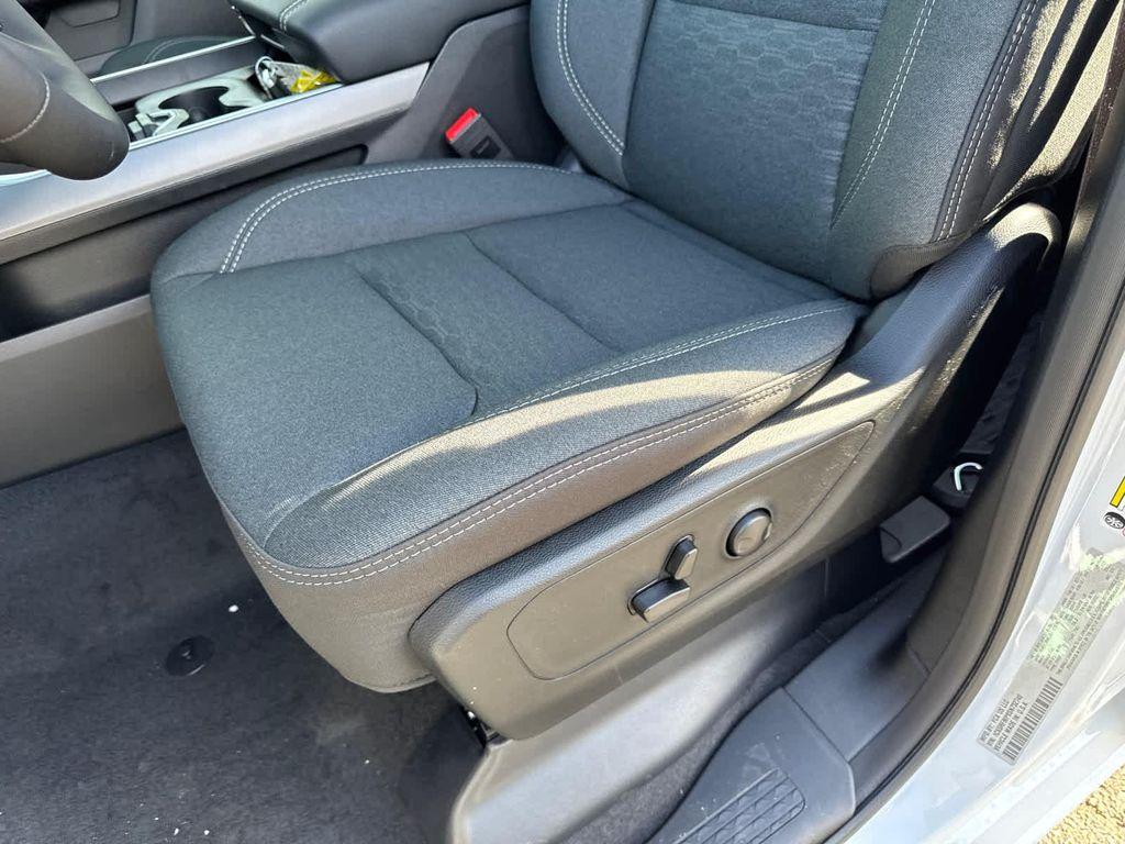 new 2025 Ram 1500 car, priced at $52,023
