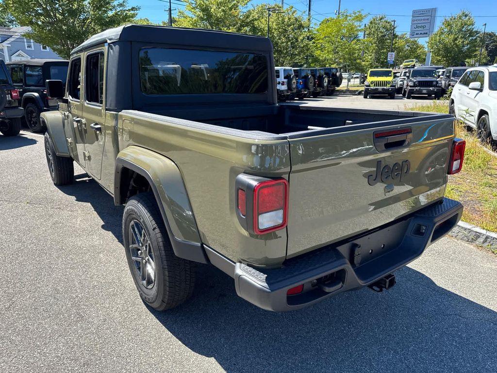 new 2025 Jeep Gladiator car, priced at $43,115