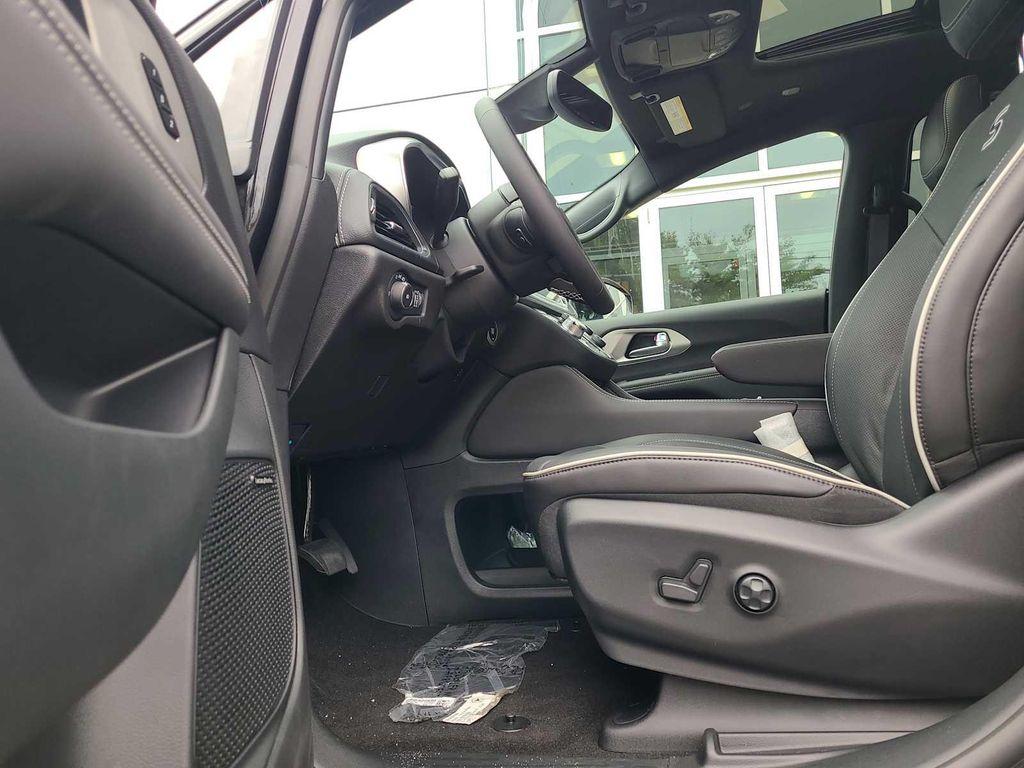 new 2023 Chrysler Pacifica Hybrid car, priced at $64,179