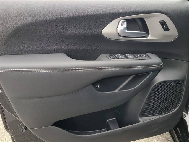 new 2023 Chrysler Pacifica Hybrid car, priced at $62,900