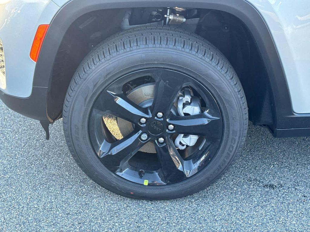 new 2025 Jeep Grand Cherokee car, priced at $44,809