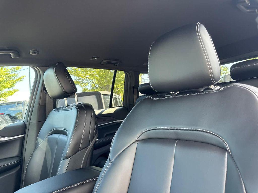 new 2025 Jeep Grand Cherokee car, priced at $45,548