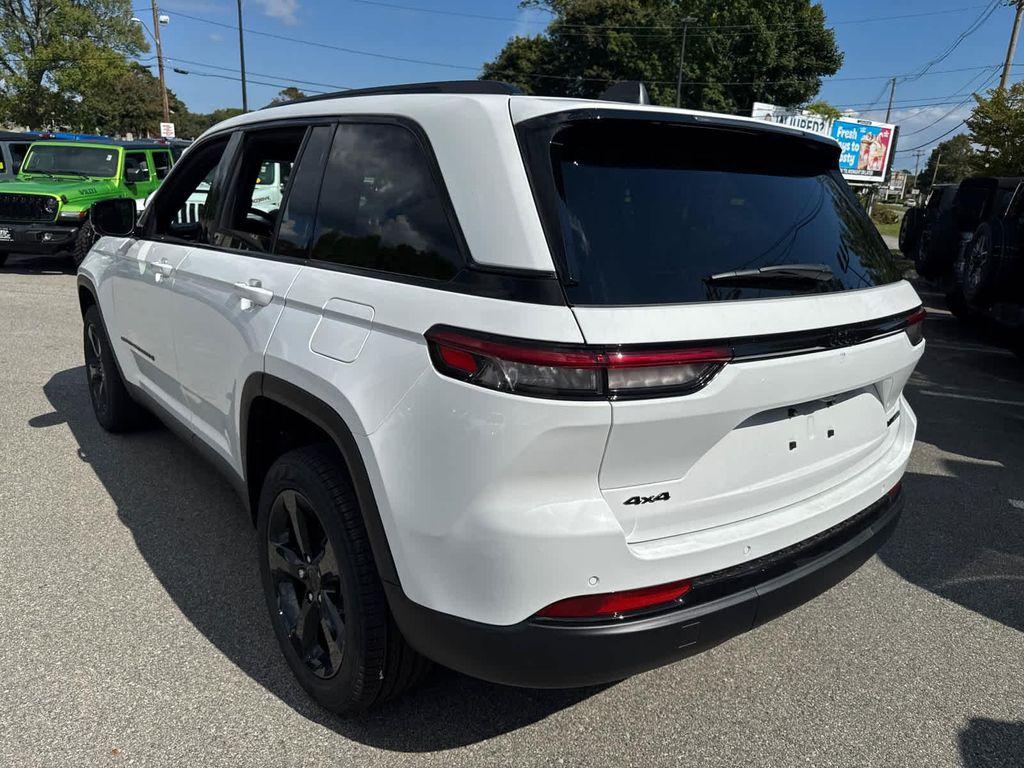 new 2025 Jeep Grand Cherokee car, priced at $45,548