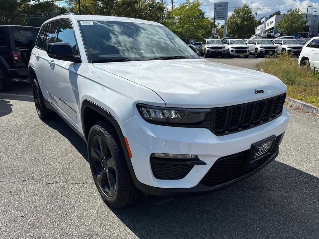 new 2025 Jeep Grand Cherokee car, priced at $45,548