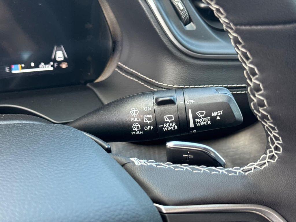 new 2025 Jeep Grand Cherokee car, priced at $45,548