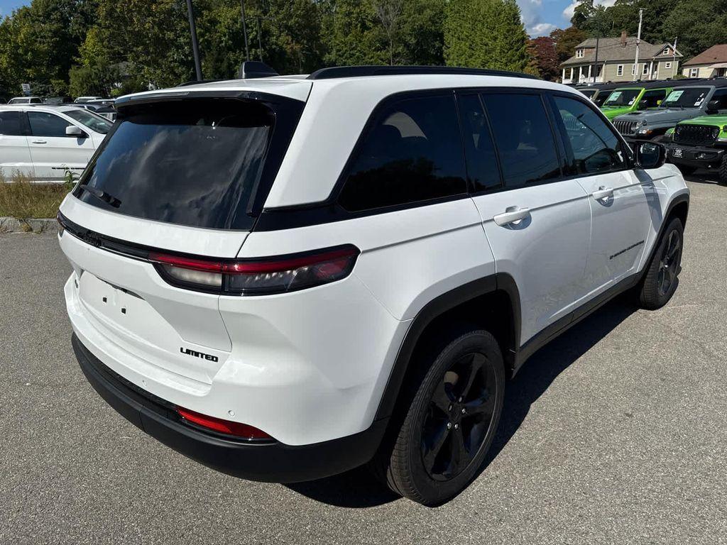 new 2025 Jeep Grand Cherokee car, priced at $45,548
