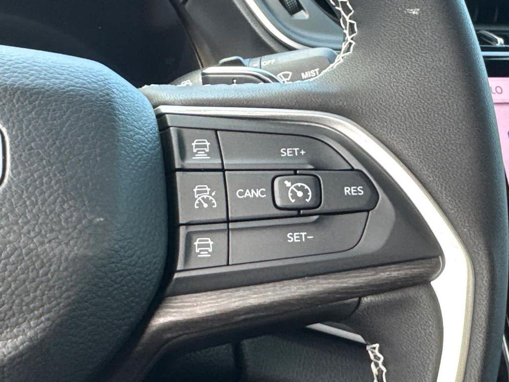 new 2025 Jeep Grand Cherokee car, priced at $45,548