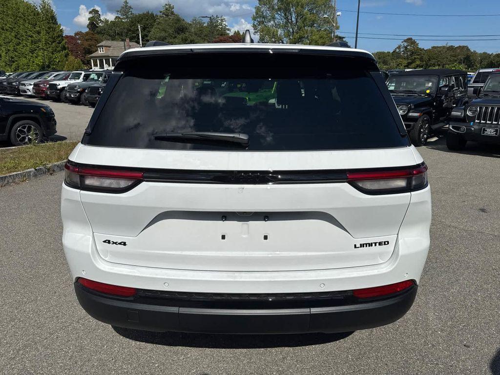 new 2025 Jeep Grand Cherokee car, priced at $45,548