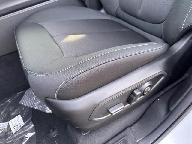 new 2025 Jeep Grand Cherokee car, priced at $37,132