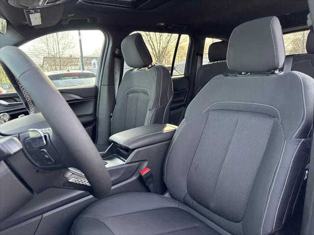 new 2025 Jeep Grand Cherokee car, priced at $37,132