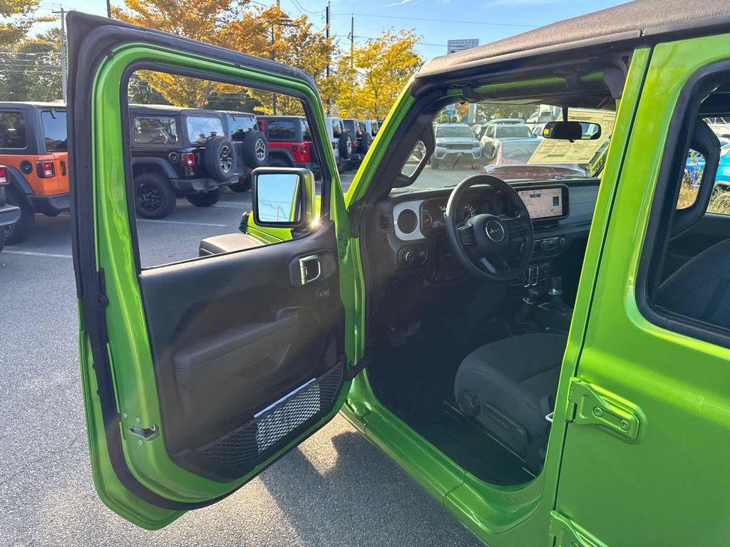 new 2025 Jeep Gladiator car, priced at $37,464