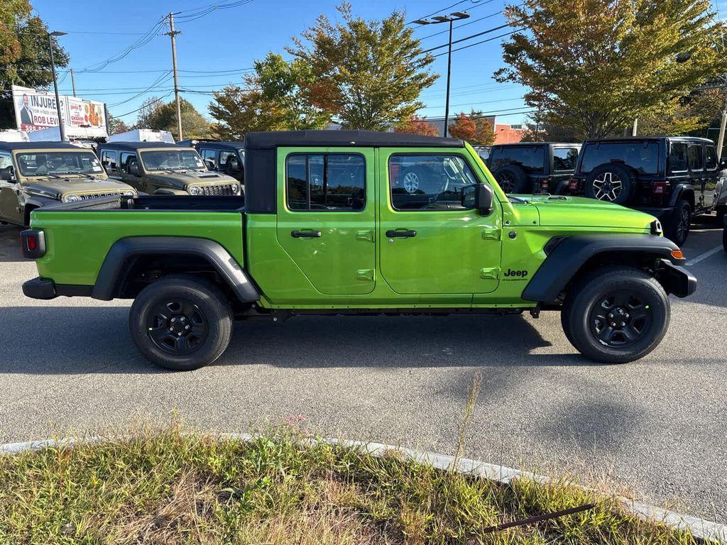 new 2025 Jeep Gladiator car, priced at $37,464