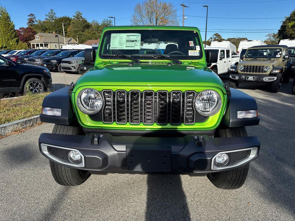new 2025 Jeep Gladiator car, priced at $37,464
