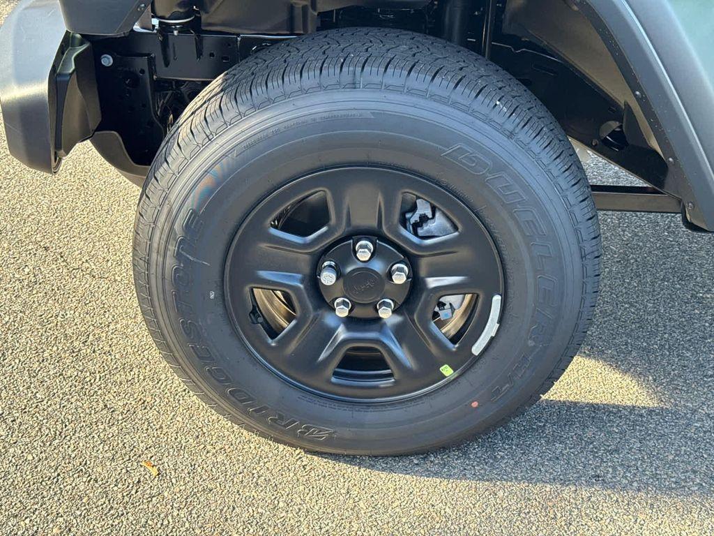 new 2025 Jeep Gladiator car, priced at $37,464