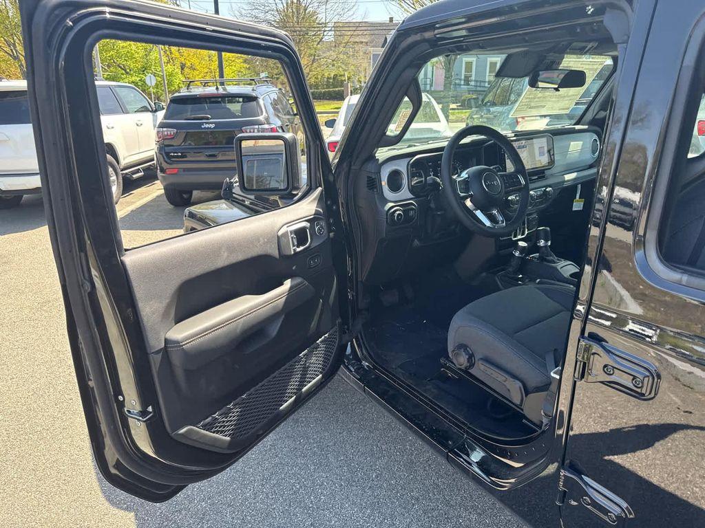 new 2025 Jeep Wrangler car, priced at $50,991