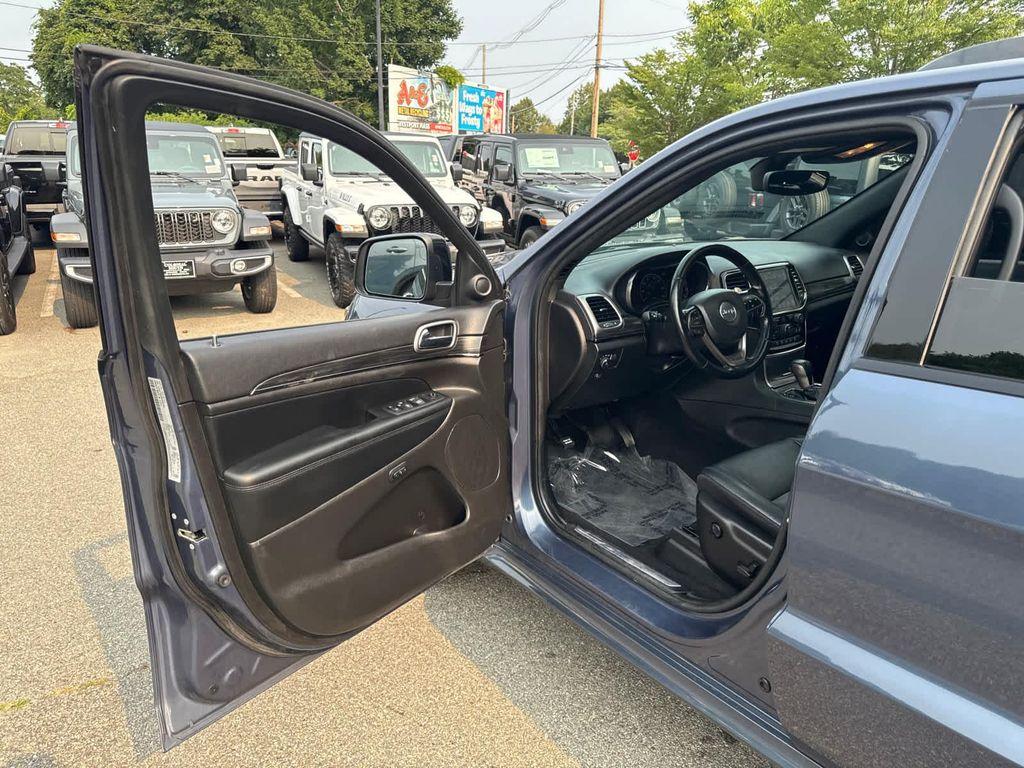 used 2021 Jeep Grand Cherokee car, priced at $32,900