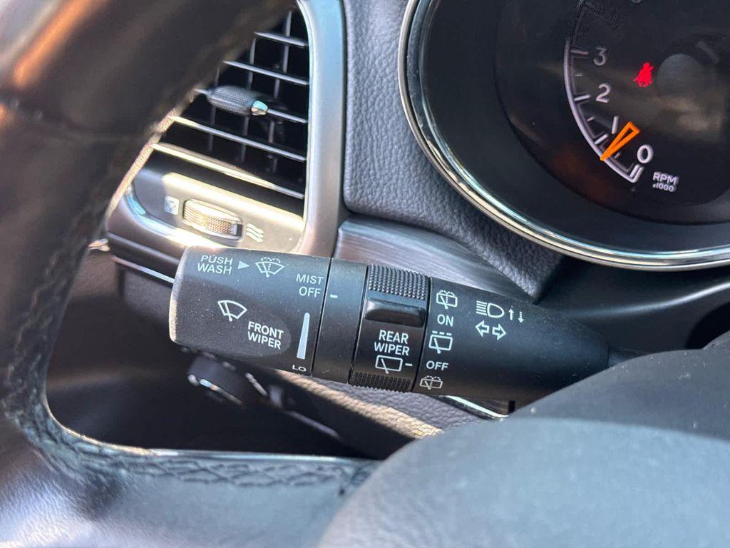 used 2021 Jeep Grand Cherokee car, priced at $22,900