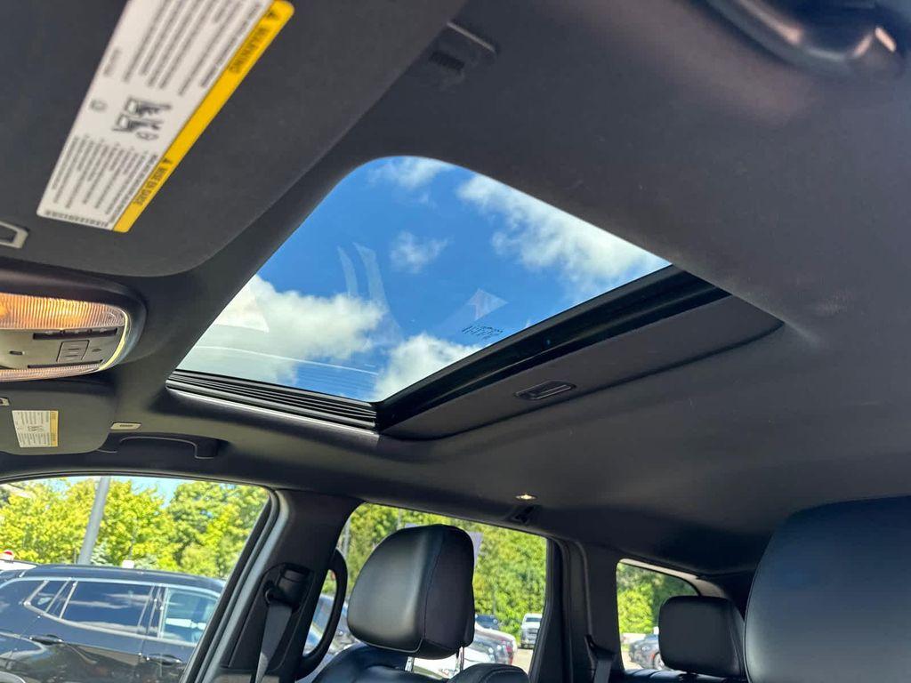 used 2021 Jeep Grand Cherokee car, priced at $22,900