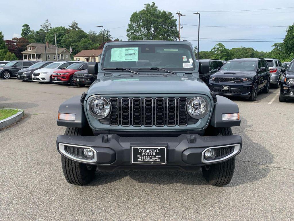 new 2025 Jeep Gladiator car, priced at $41,889