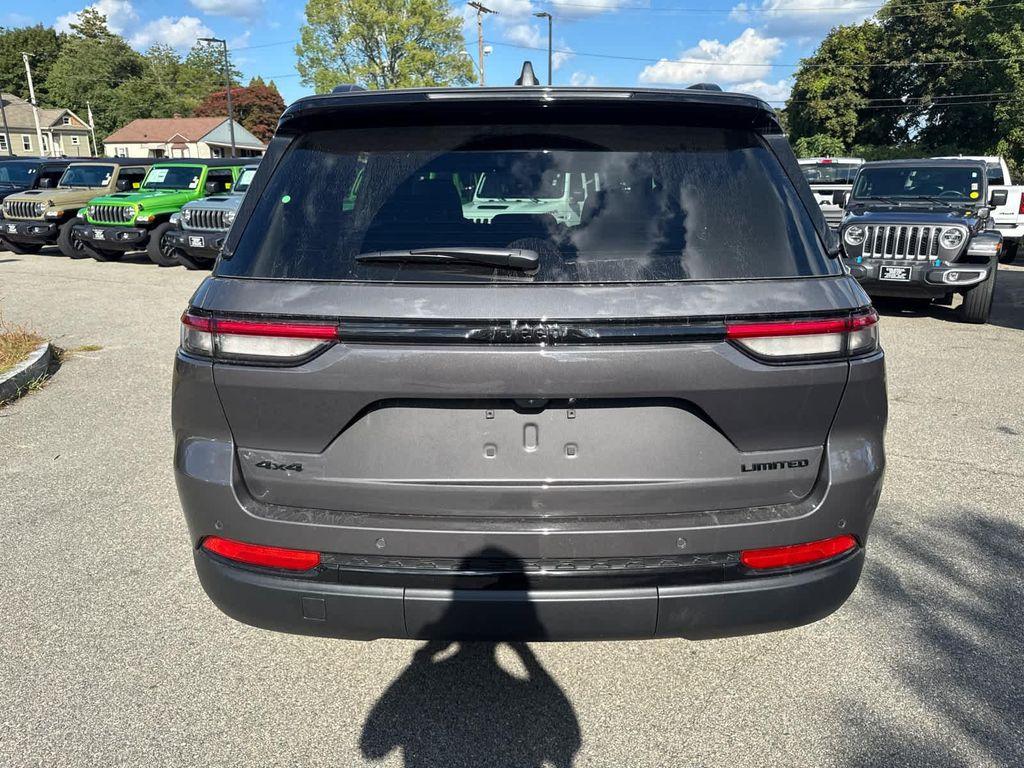 new 2025 Jeep Grand Cherokee car, priced at $46,209