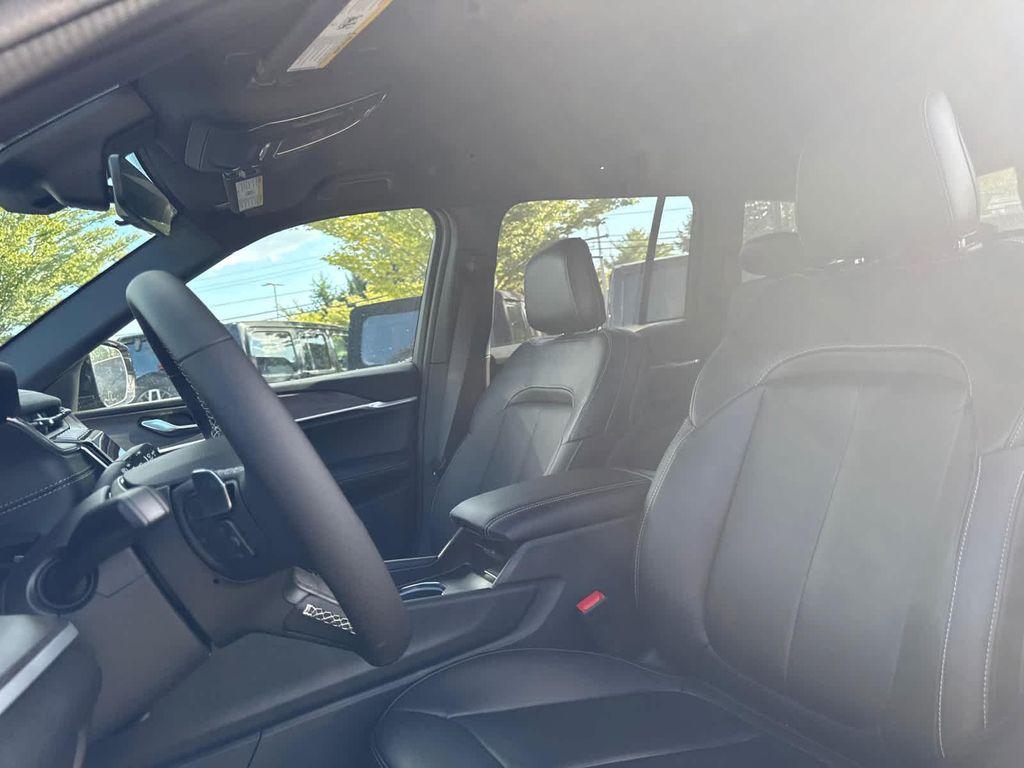 new 2025 Jeep Grand Cherokee car, priced at $46,209