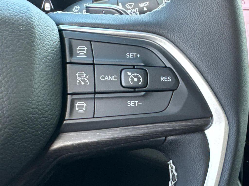 new 2025 Jeep Grand Cherokee car, priced at $46,209