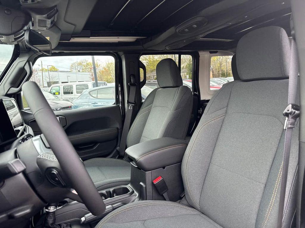 new 2025 Jeep Wrangler car, priced at $50,928