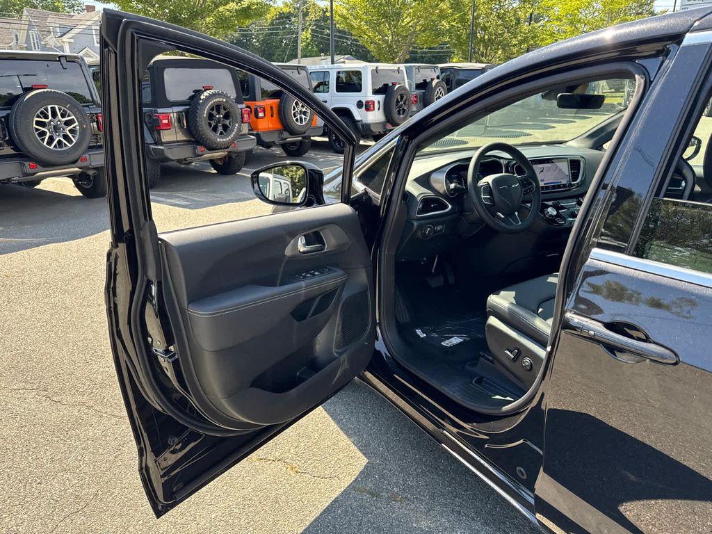 new 2026 Chrysler Voyager car, priced at $39,589