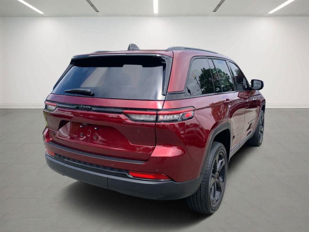 used 2022 Jeep Grand Cherokee car, priced at $30,900