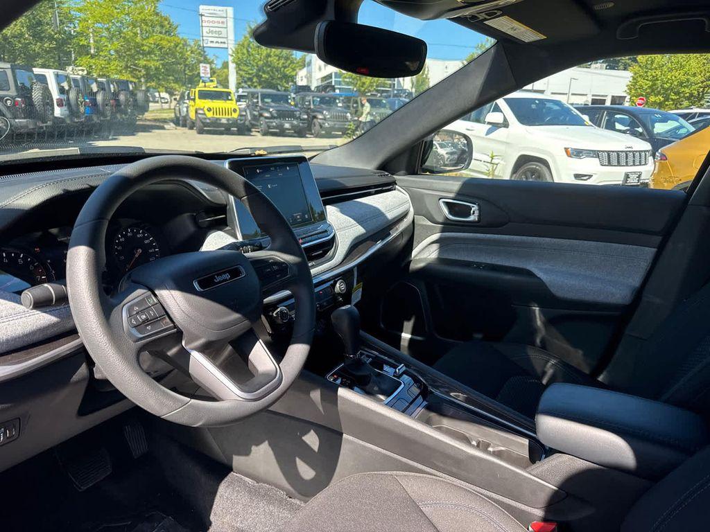 new 2025 Jeep Compass car, priced at $30,089