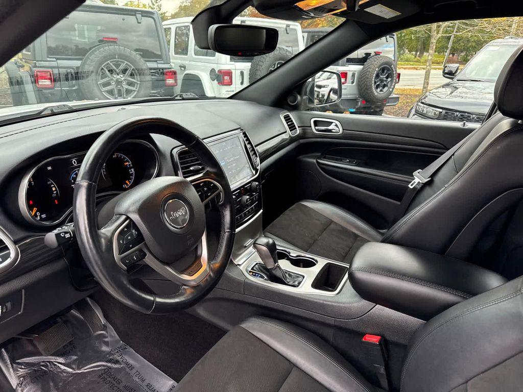 used 2022 Jeep Grand Cherokee car, priced at $25,900