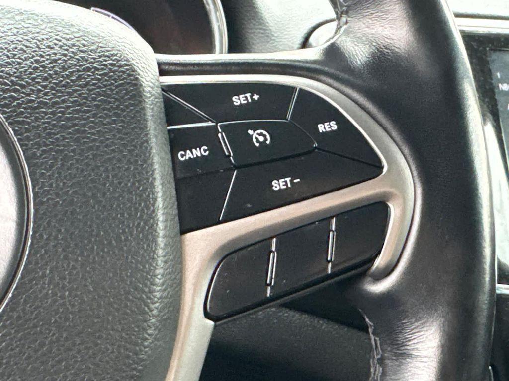 used 2022 Jeep Grand Cherokee car, priced at $25,900