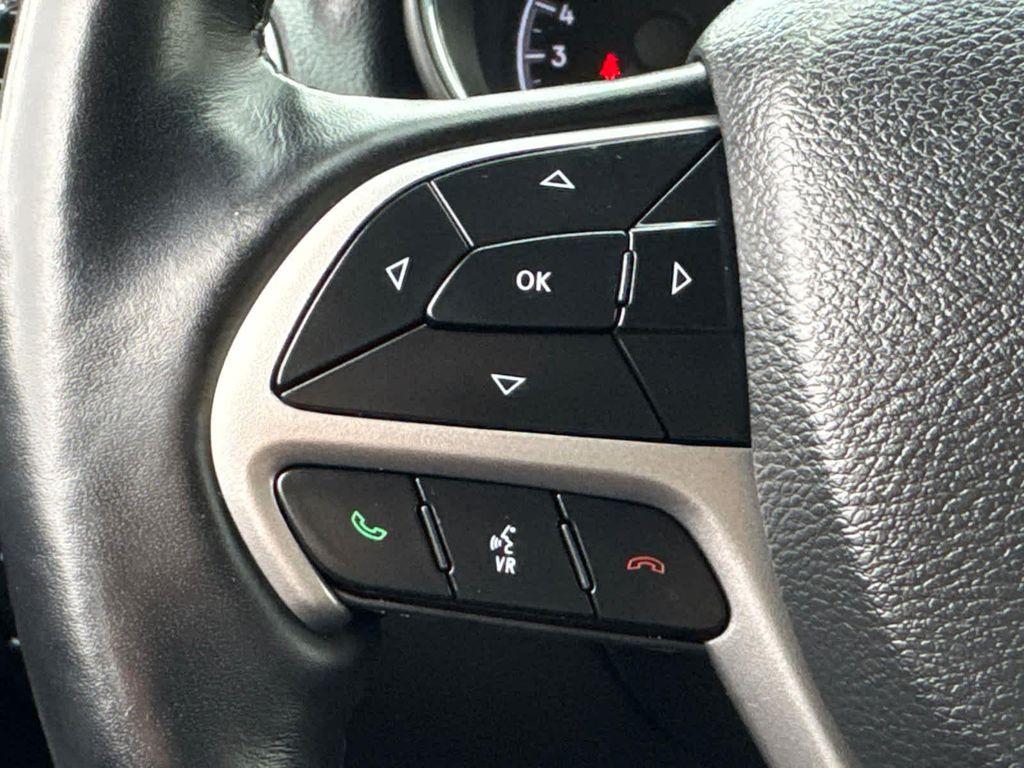 used 2022 Jeep Grand Cherokee car, priced at $25,900