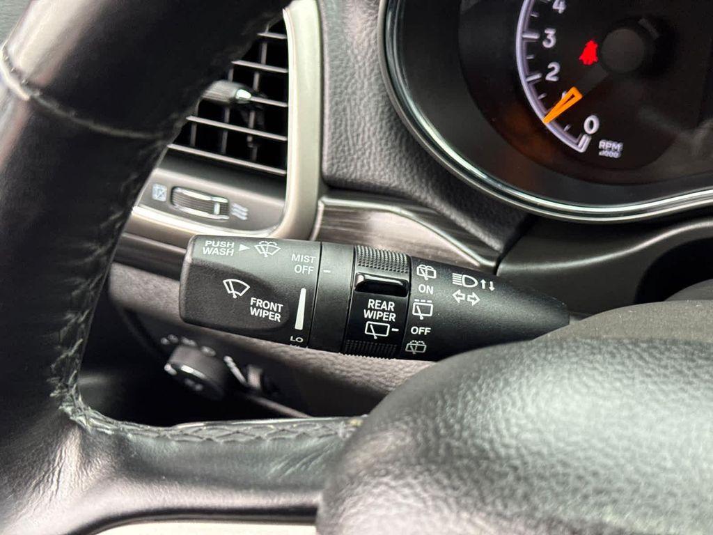 used 2022 Jeep Grand Cherokee car, priced at $25,900