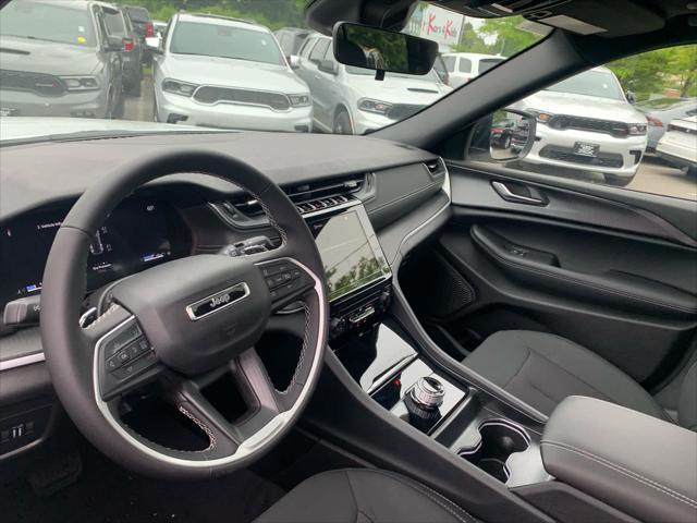 new 2025 Jeep Grand Cherokee car, priced at $35,751