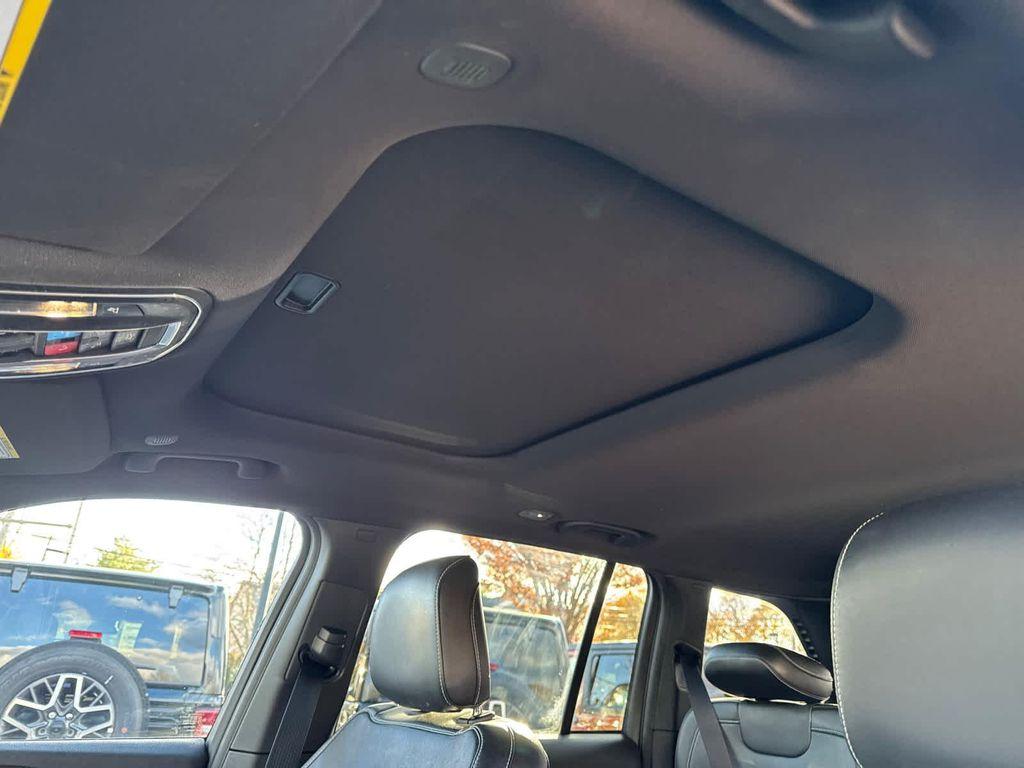 used 2022 Jeep Grand Cherokee car, priced at $29,900