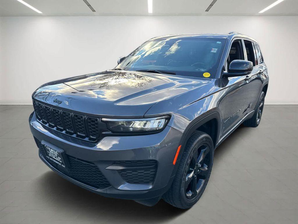 used 2022 Jeep Grand Cherokee car, priced at $29,900