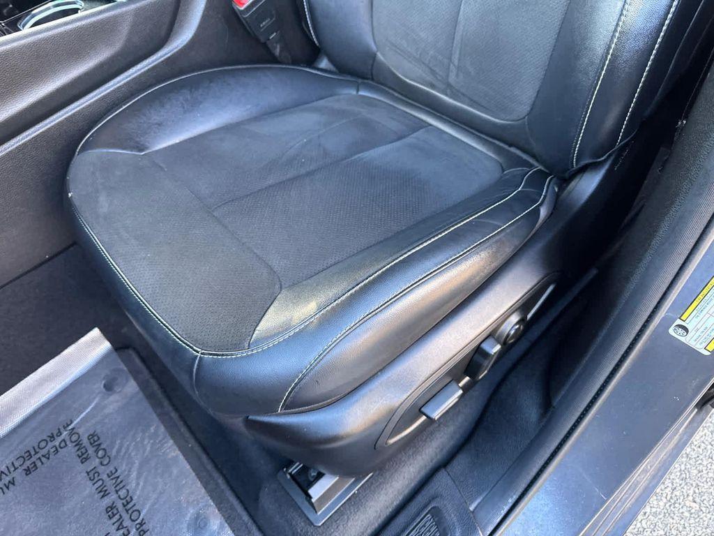 used 2022 Jeep Grand Cherokee car, priced at $29,900